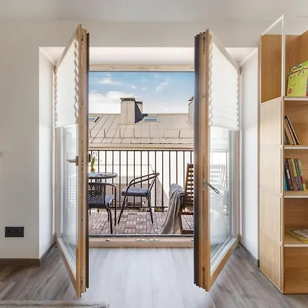 Stylish Paupys Loft With Balcony & View With Free Parking Apartment Vilnius