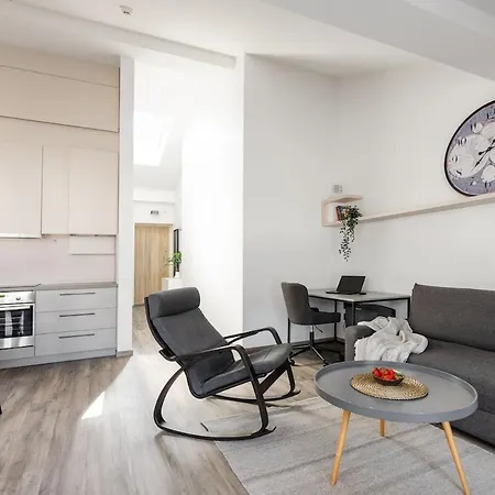 Apartment Stylish Paupys Loft With Balcony & View With Free Parking
