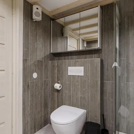 Stylish Paupys Loft With Balcony & View With Free Parking